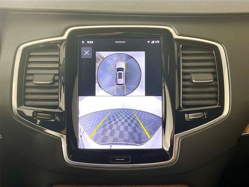 Used 2024 Volvo XC90 T8 Plus w/ Protection Package Premier AWD/4WD image 14