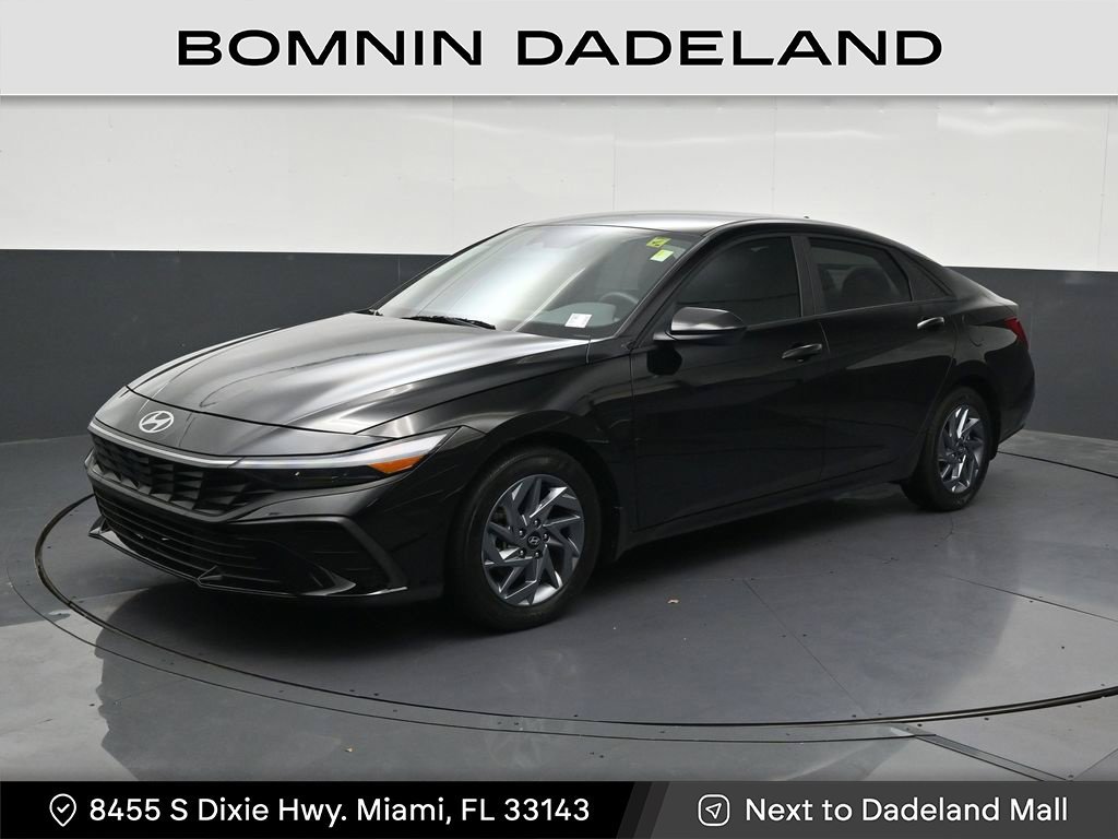 Used 2024 Hyundai Elantra SEL FWD image 1