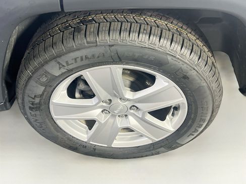 Used 2022 Jeep Compass Latitude w/ Convenience Group AWD/4WD image 29