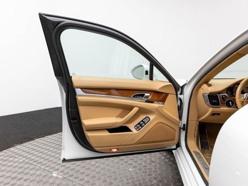 Used 2015 Porsche Panamera S w/ Premium Package Plus image 10