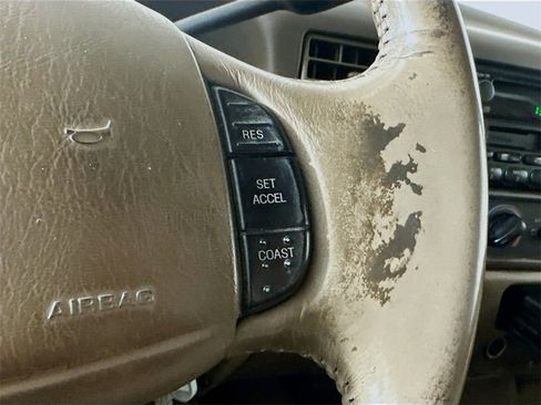 Used 2001 Ford F250 Lariat image 25