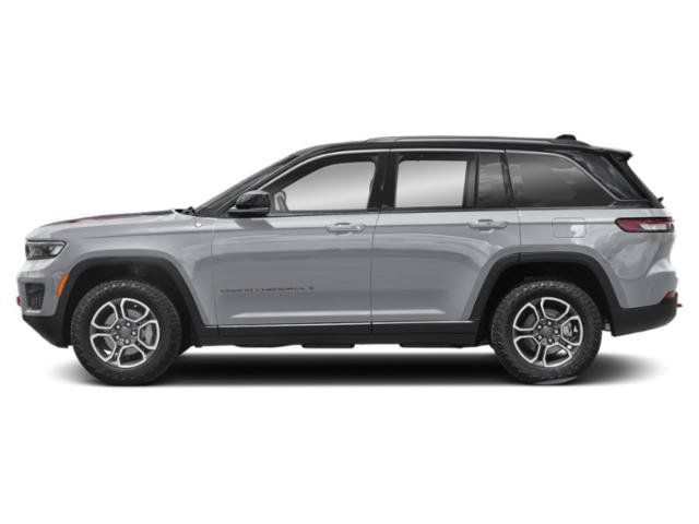 Used 2022 Jeep Grand Cherokee Trailhawk w/ ADV Protech Group II AWD/4WD image 3