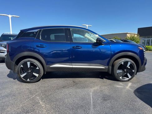 New 2026 Nissan Kicks SR w/ SR Premium Package FWD image 6