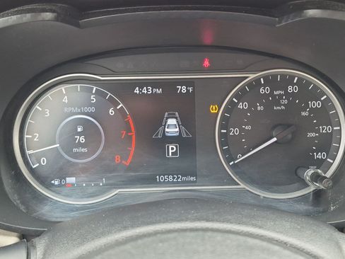 Used 2021 Nissan Versa SV FWD image 14