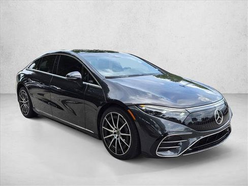 Used 2023 Mercedes-Benz EQS 580 4MATIC Sedan image 3