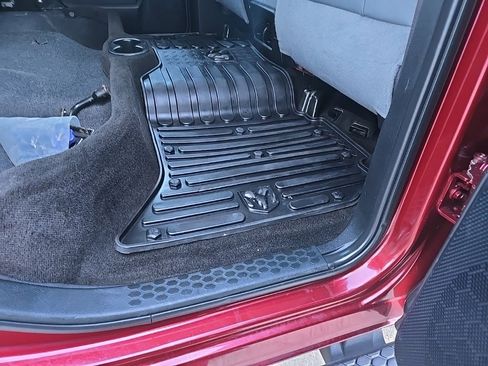 Used 2018 RAM 2500 Tradesman w/ Chrome Appearance Group image 86