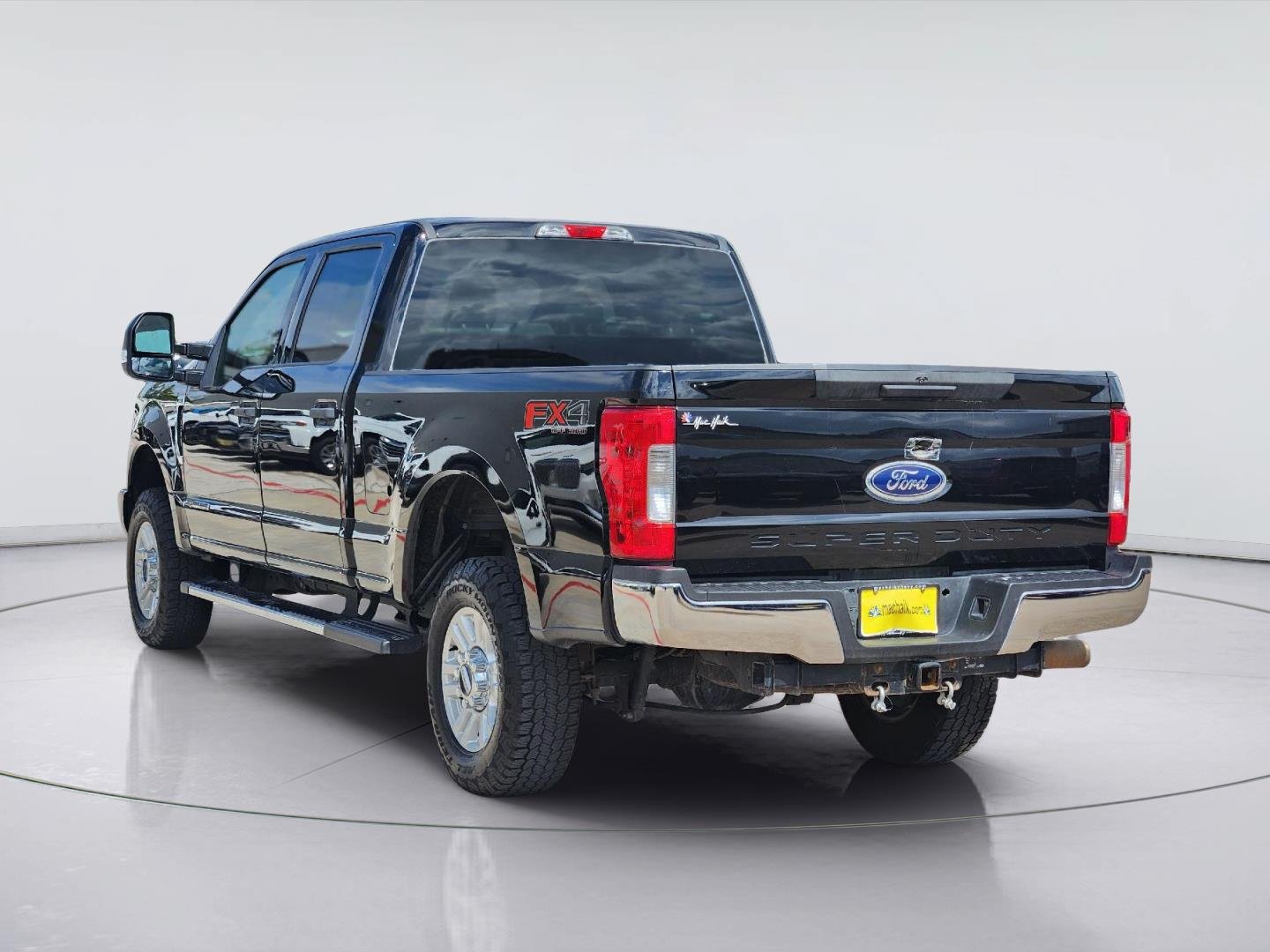 Used 2018 Ford F250 XLT w/ FX4 Off-Road Package AWD/4WD image 7
