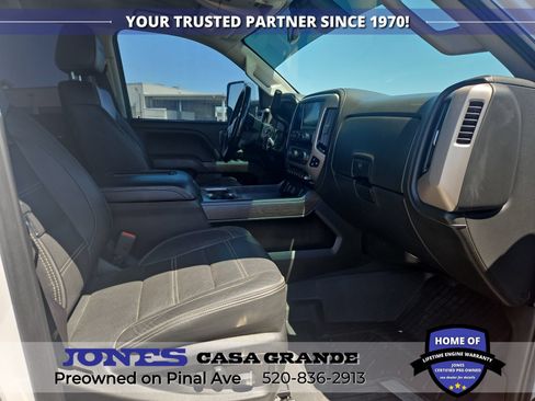 Used 2019 GMC Sierra 2500 Denali w/ Duramax Plus Package AWD/4WD image 12
