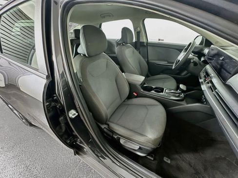 Used 2025 Kia K4 FWD image 29
