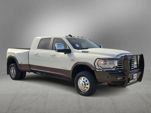 Used 2024 RAM 3500 Limited w/ Towing Technology Group image 2