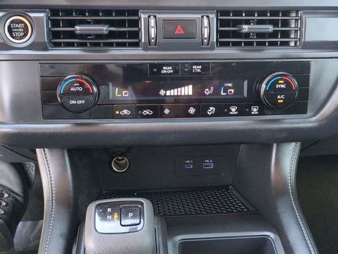 Used 2024 Nissan Pathfinder S FWD image 18