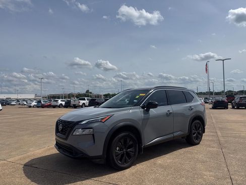 Certified 2023 Nissan Rogue SV w/ SV Premium B Package FWD image 9