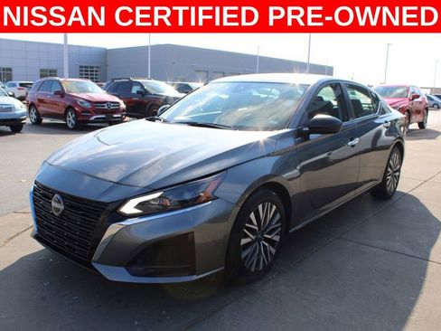 Certified 2024 Nissan Altima 2.5 SV image 3