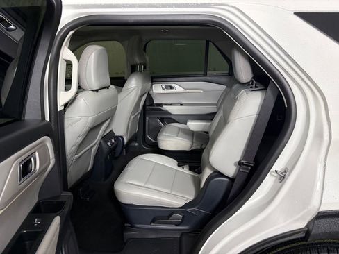 Certified 2025 Ford Explorer Active w/ Active Comfort Package AWD/4WD image 30