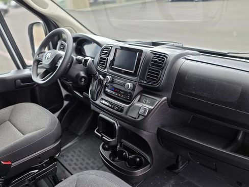 Used 2025 RAM ProMaster 2500 w/ U-Haul Equipment Group FWD image 8