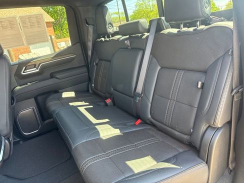 Used 2024 Chevrolet Silverado 1500 High Country w/ Technology Package AWD/4WD image 29