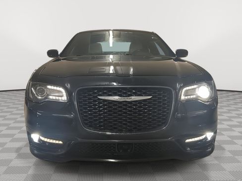 Used 2018 Chrysler 300 S w/ 300S Premium Group image 21