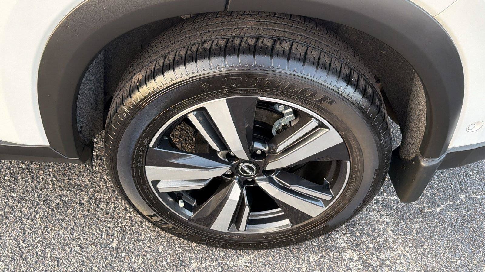 Used 2025 Nissan Rogue SL w/ SL Premium Package FWD image 13