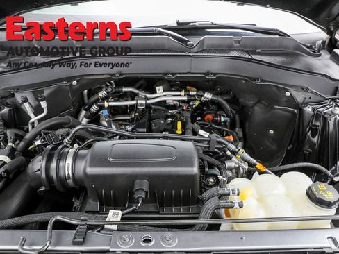 Used 2022 Ford Explorer XLT w/ Equipment Group 202A image 7