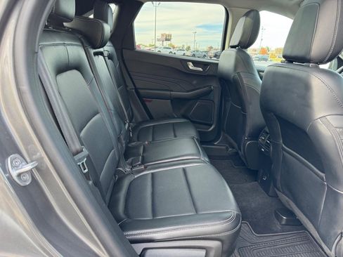 Used 2022 Ford Escape Titanium w/ Class II Trailer Tow Package image 10