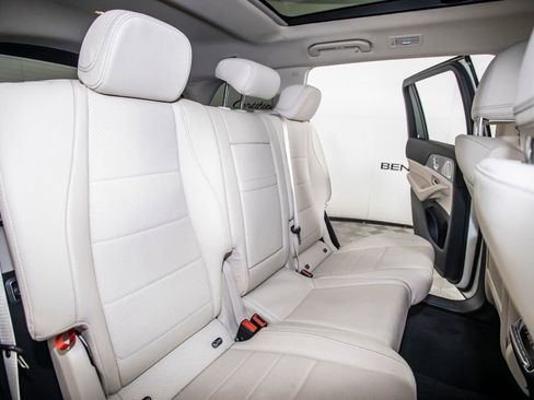 Used 2026 Mercedes-Benz GLS 450 4MATIC image 19