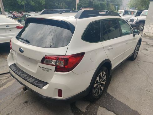 Used 2015 Subaru Outback 2.5i Limited AWD/4WD image 6