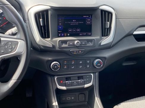Certified 2024 GMC Terrain SLE FWD image 10