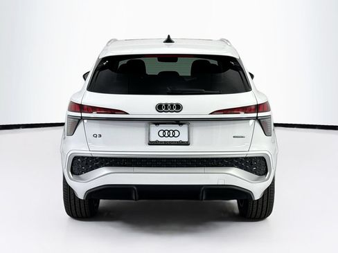 Used 2026 Audi Q3 quattro 2.0T w/ Driver Assistance Package AWD/4WD image 6