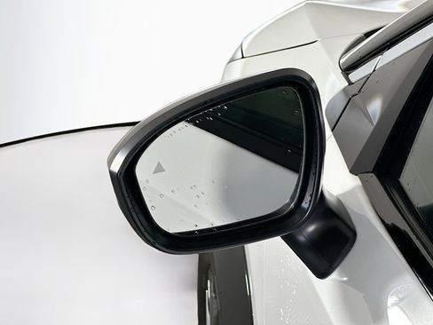 Used 2023 Nissan Ariya FWD image 16