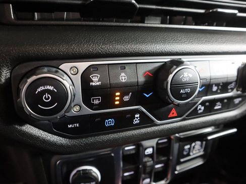 Used 2024 Jeep Wrangler Unlimited image 47