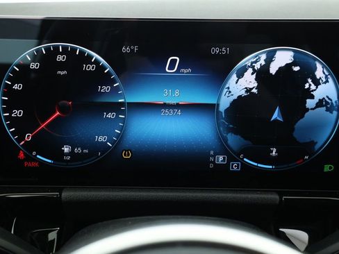 Used 2022 Mercedes-Benz GLA 250 4MATIC image 11