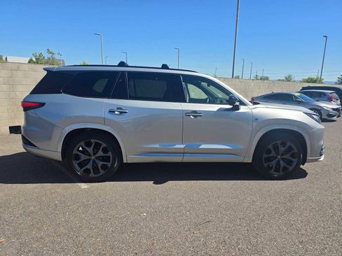 Used 2025 Lexus TX 500h AWD w/ Technology Package image 2