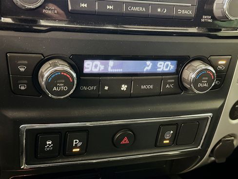 Used 2020 Nissan Titan SV w/ SV Convenience Package image 24