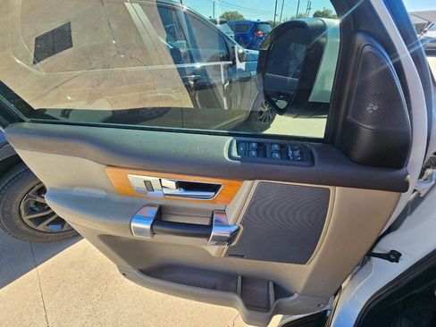Used 2015 Land Rover LR4 HSE AWD/4WD image 16
