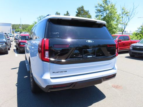 New 2026 Ford Expedition Platinum w/ Stealth Appearance Package AWD/4WD image 6