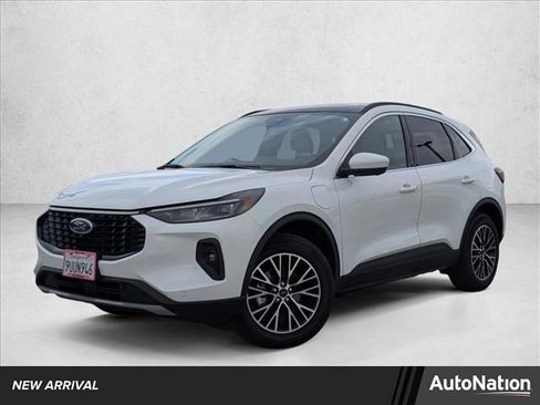Used 2025 Ford Escape SE w/ PHEV Premium Package image 1