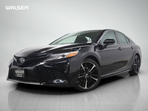 Used 2020 Toyota Camry XSE image 1