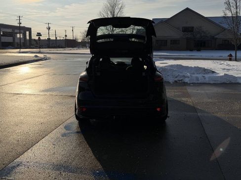 Used 2017 Ford Focus ST image 8