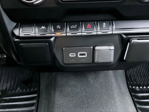 Used 2023 Chevrolet Silverado 1500 Custom w/ LPO, Dark Essentials Package image 26