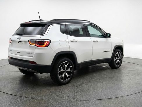 Used 2025 Jeep Compass Limited AWD/4WD image 9
