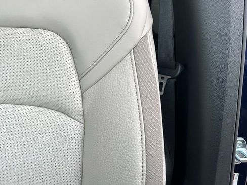 New 2026 Nissan Pathfinder SL image 13