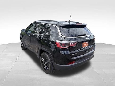 Used 2023 Jeep Compass Latitude w/ Convenience Group AWD/4WD image 5