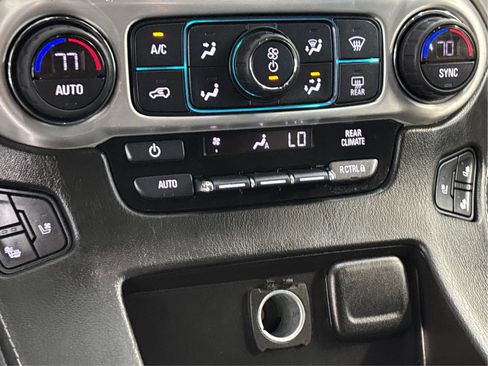 Used 2017 GMC Yukon SLT image 38