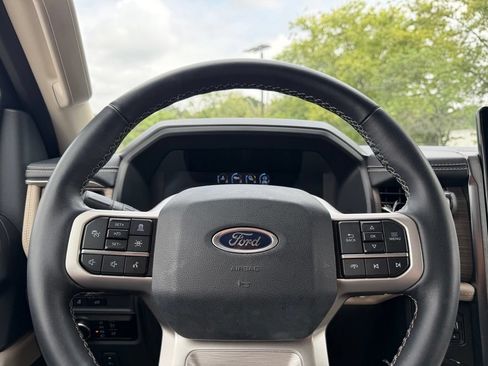 Used 2024 Ford Expedition Max Limited AWD/4WD image 15