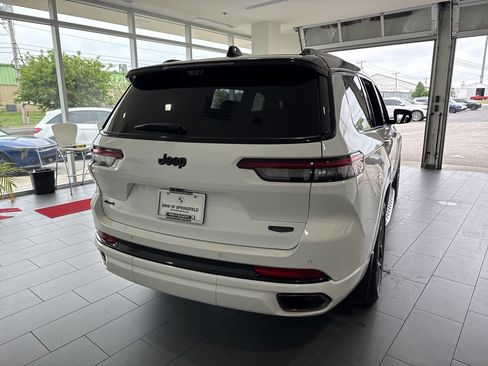 Used 2024 Jeep Grand Cherokee L Summit AWD/4WD image 7