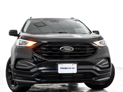 Used 2022 Ford Edge SE w/ Black Appearance Package AWD/4WD image 3