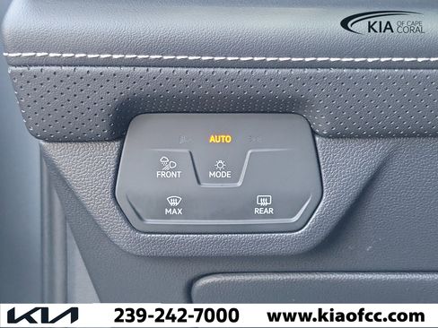 Used 2026 Volkswagen Atlas SE FWD image 24