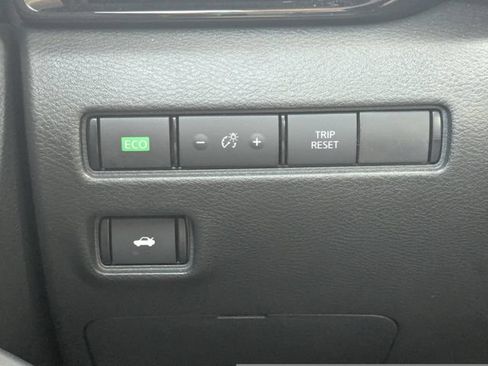 Used 2022 Nissan Sentra SV FWD image 29