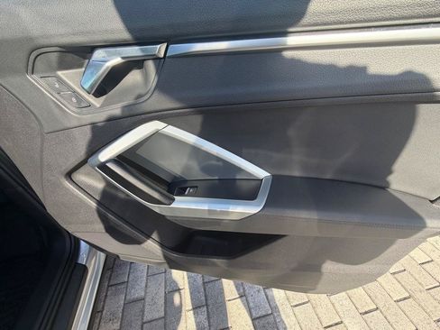 Used 2019 Audi Q3 2.0T Premium w/ Convenience Package AWD/4WD image 14
