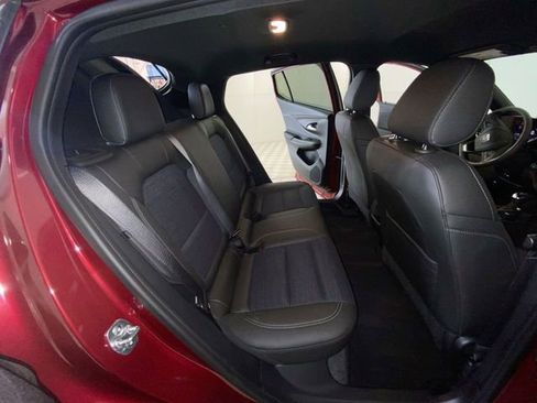 Used 2025 Buick Envista Preferred FWD image 31